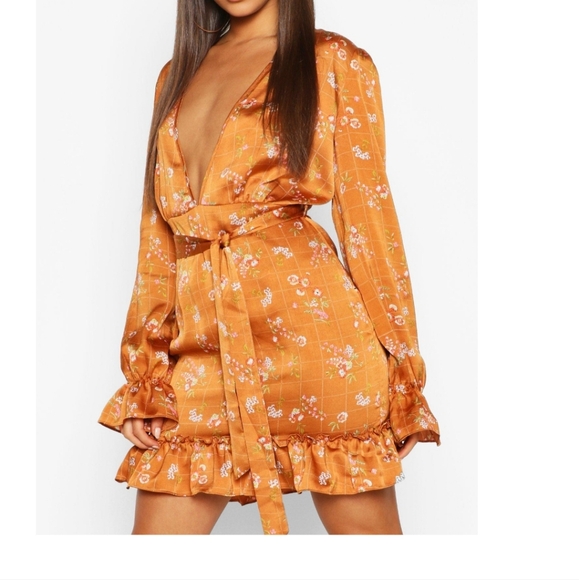 Boohoo Dresses & Skirts - Boohoo Floral Check Plunge Tea Satin Dress Burn Orange Size 4